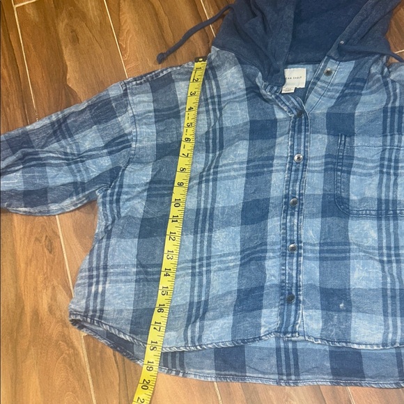 American Eagle Outfitters cropped button up - Picture 6 of 11